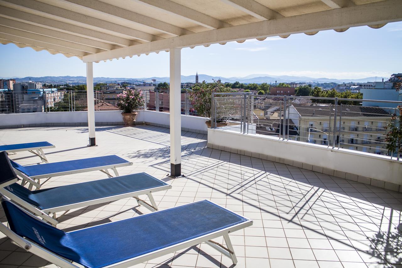 Residence Adriatico 加比切马莱 外观 照片