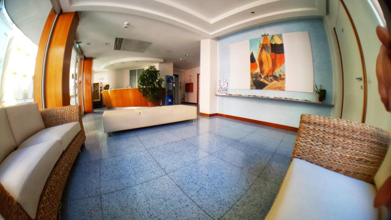 Residence Adriatico 加比切马莱 外观 照片